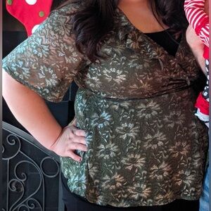 Kiyonna | Size 2 (18/20) | Short Sleeve Lace Wrap Top | Green